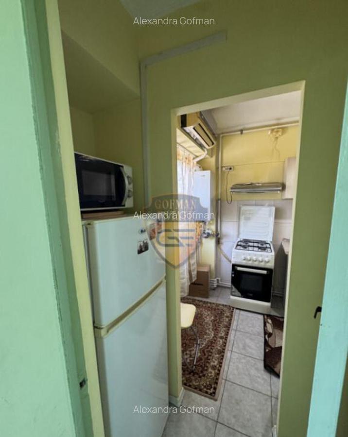 2 camere et 6/10, decomandat, Tomis Nord Bd Tomis col? cu S - 15