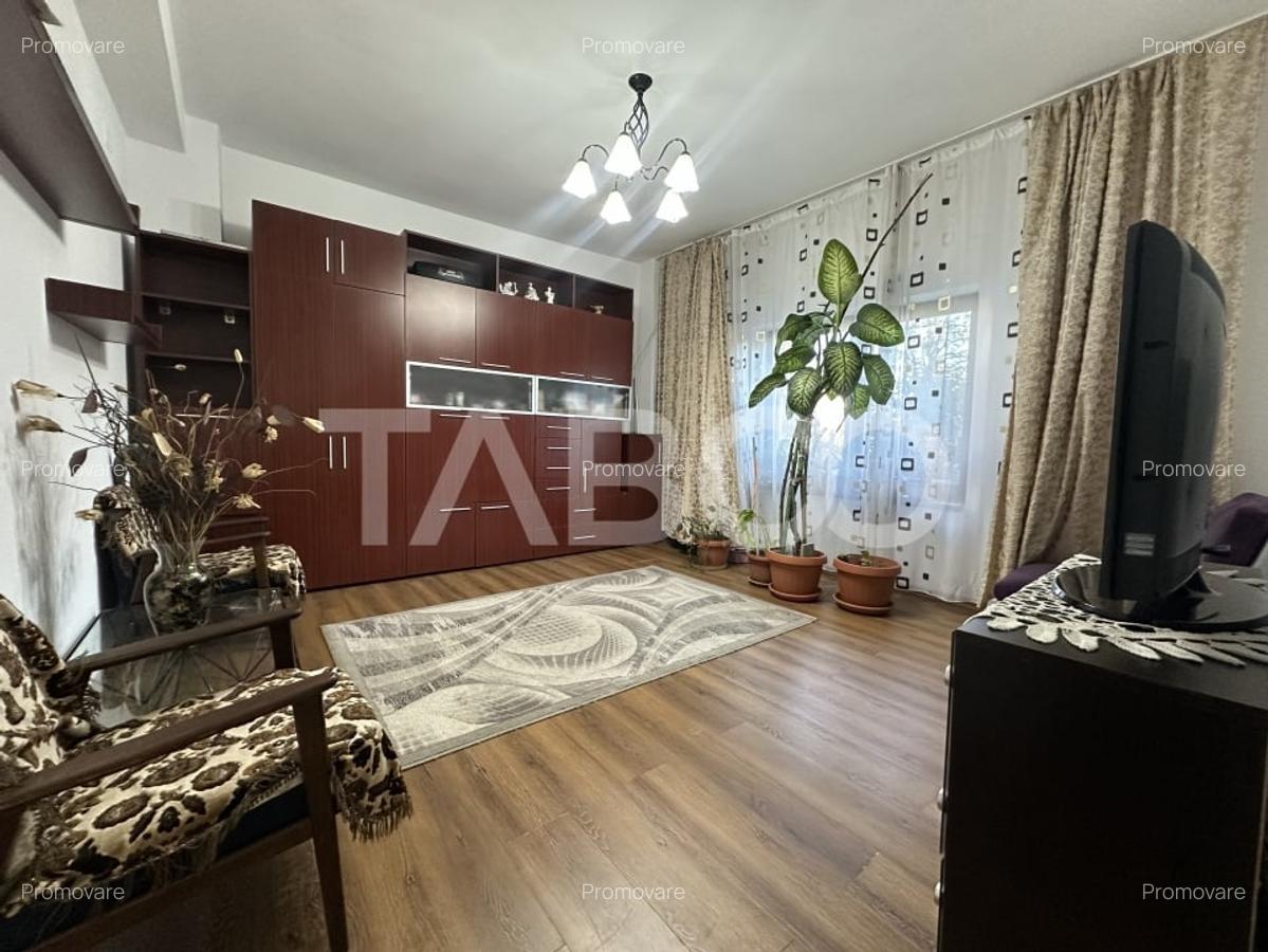 De vanzare apartament cu 2 camere decomandate la vila in Grigorescu - 1