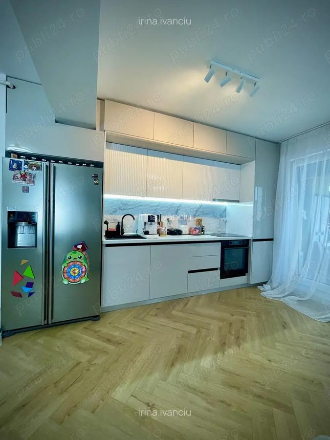 Apartament de Vanzare 3 camere - 4