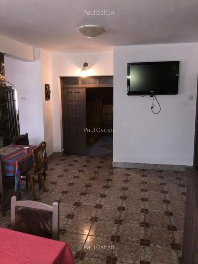 Vila Predeal 500 mp de renovat potential 6 apartamente 3 garaje - 4