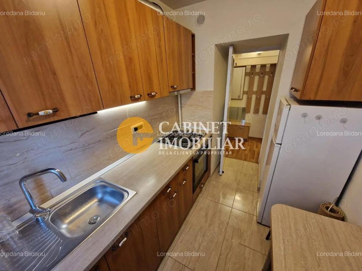 3 Camere Semidecomandat- Etaj intermediar-Zona Alexandru cel Bun - 2