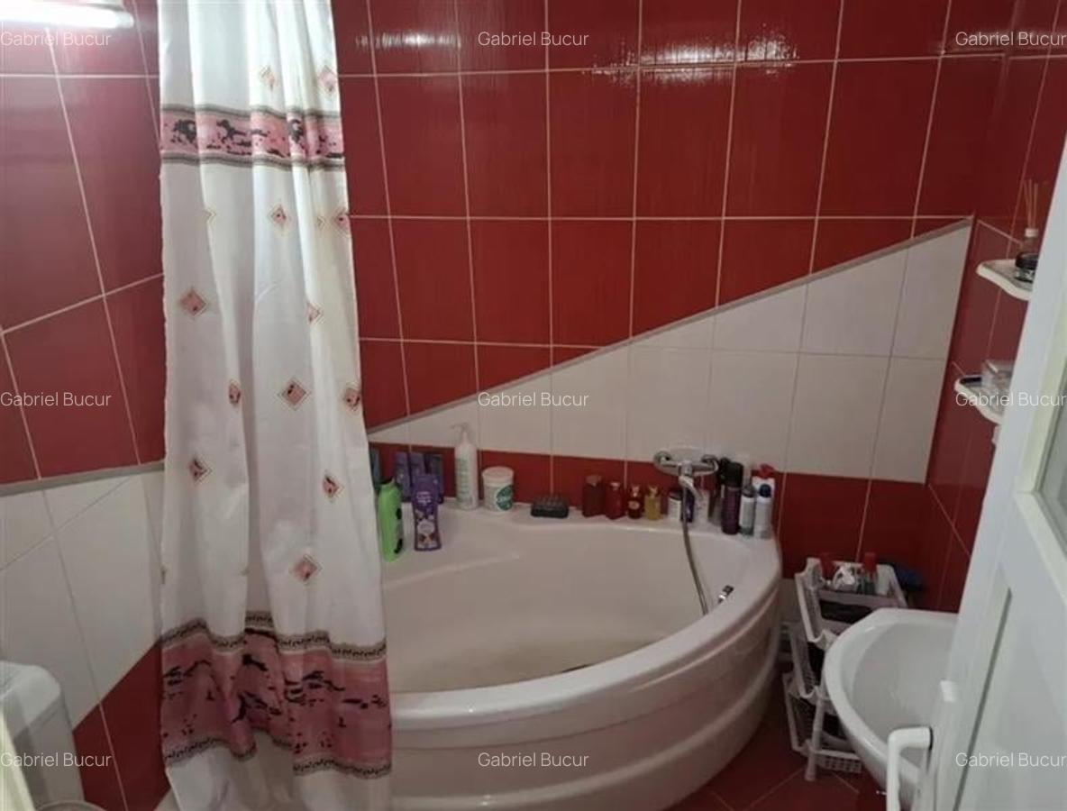 Apartament cu 3 camere decomandat, mobilat în Apărătorii Patriei - 2
