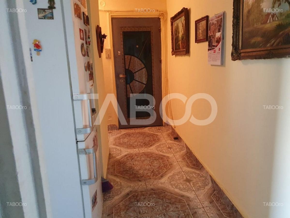 Apartament cu 4 camere semidecomandat, mobilat în Est - 9