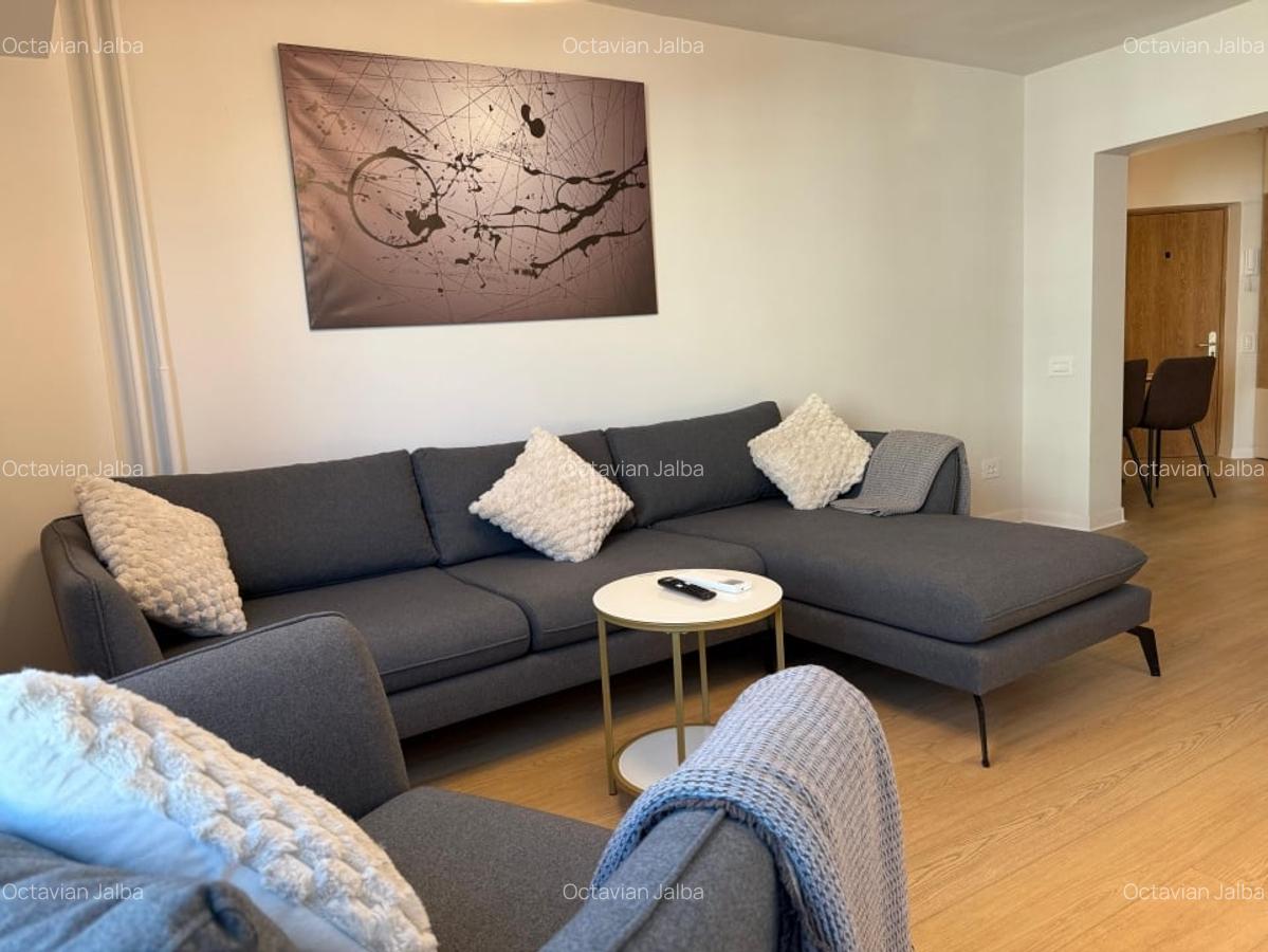 Apartament de 3 camere, decomandat, renovat, zona Piata Alba Iulia - 2