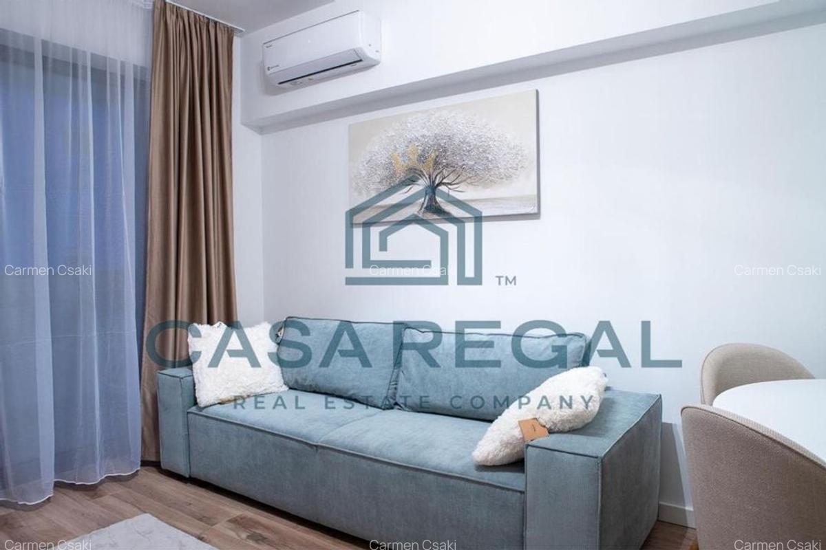 Închiriez apartament 3 camere, loc de parcare inclus – Zona centrală - 1