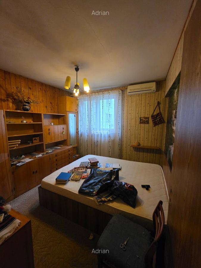 Titan, chiar la intrare in Parcul IOR, pe Lunca Bradului, la Scoala 195 - 14