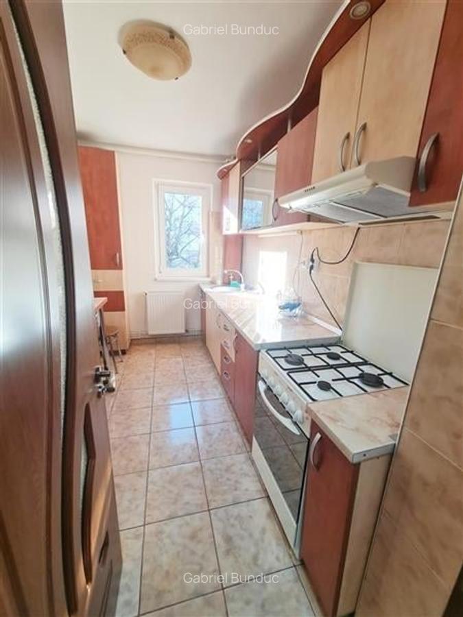 Apartament 3 camere, zona Tractorul - 8