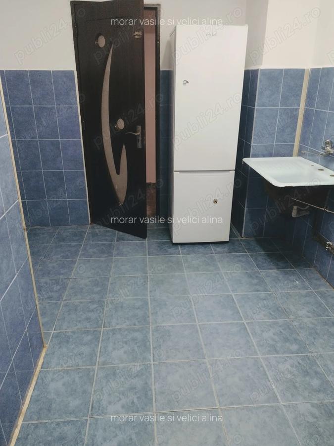 Prpietar vand aparatment cu 3 camere decomandat - 2