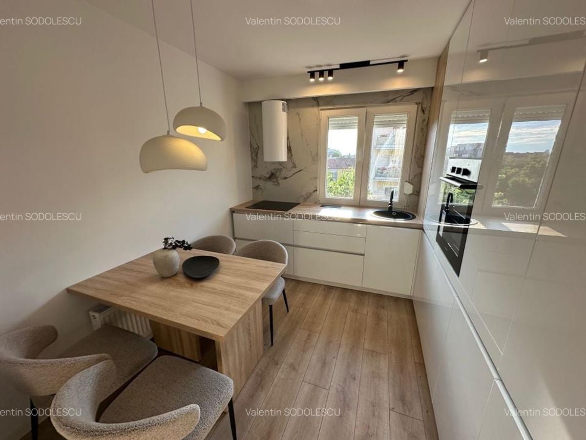 Apartament cu 3 camere semidecomandat în Circumvalațiunii - 9