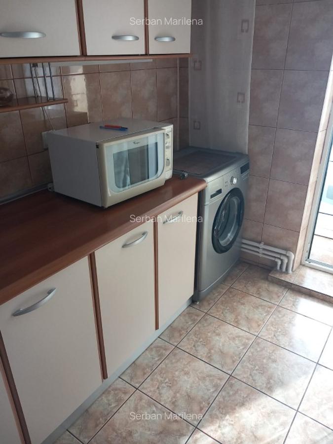 Inchiriez apartament 2 camere, decomandat, zona Tomis 2 - 9