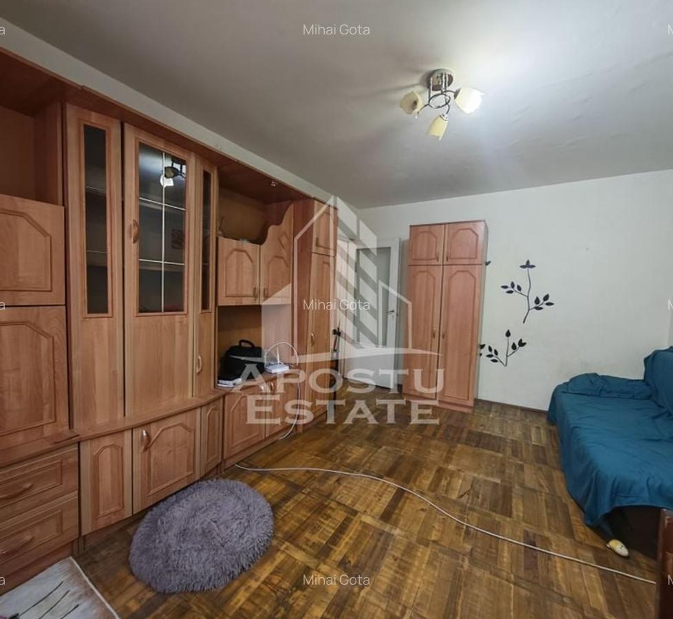 Apartament cu 2 camere la etaj intermediar, etajul 1, zona Dacia - 2