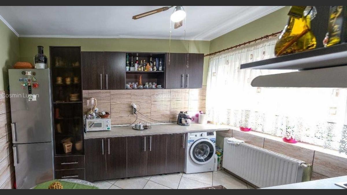 Spacious and elegant house with 5 rooms, 260 m2, Satu Mare - 5