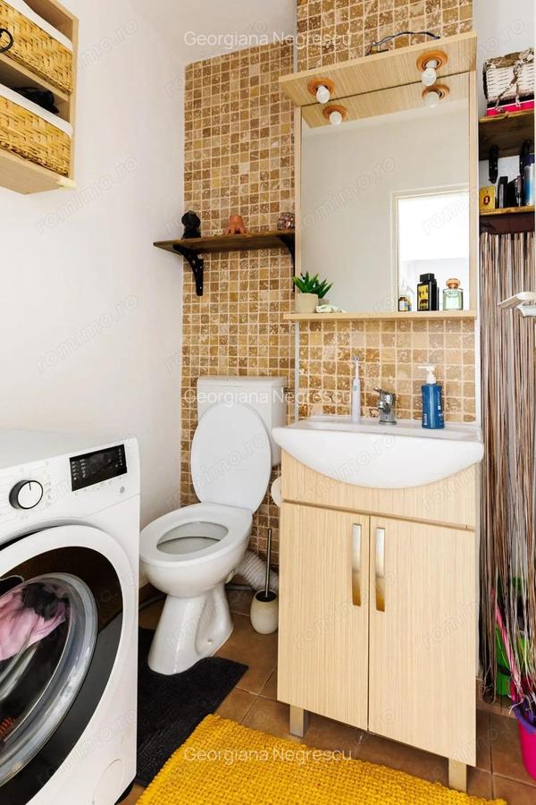 Girocului | 3 camere | Decomandat | Balcon | 2 bai | Centrala proprie - 12