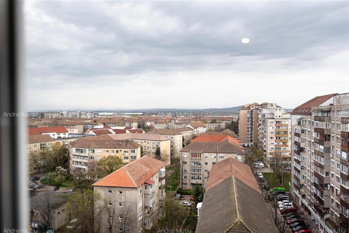 Apartament cu 4 camere decomandat în Nufărul - 17