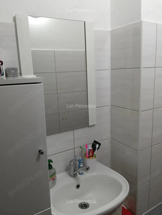 Vand apartament cu trei camere - 1