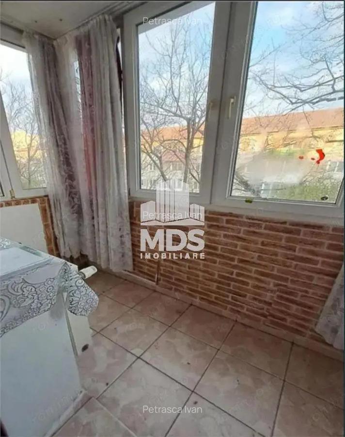 Apartament cu 4 camere cu centrala propie etajul 3 - 7