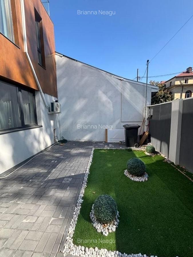 Vila de inchiriere, 6 camere // Zona Tei - 19