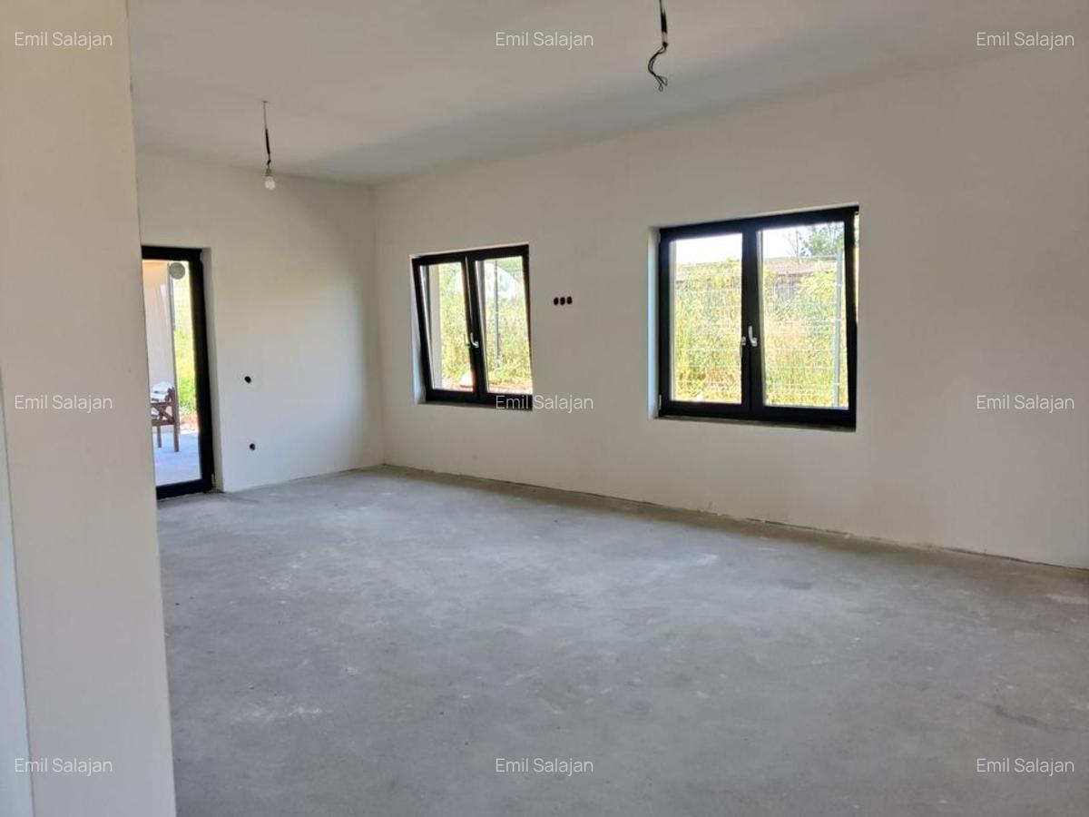 Casa individuala, 130 mp, Pompa caldura, panouri solare, COMISON 0 - 12