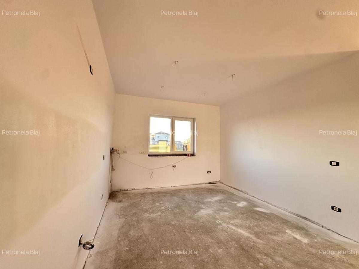 Duplex langa asfalt - LIDL - 7