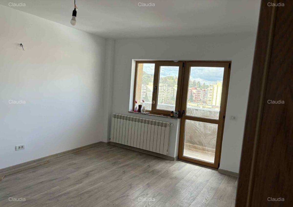 Apartament de 3 camere zona Calea Bucuresti(zona Liceul de Informatica - 12 Apartament de 3 camere zona Calea Bucuresti(zona Liceul de Informatica - 12