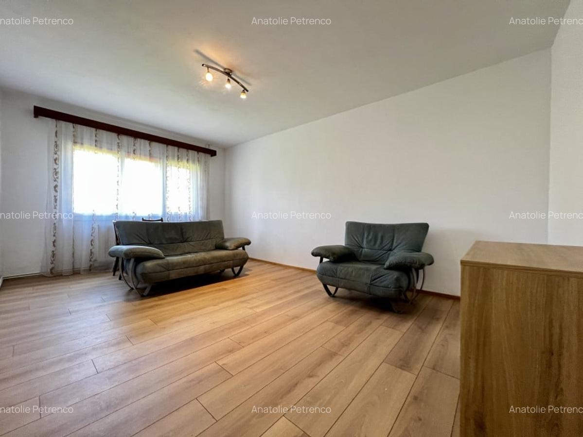Apartament 3 camere cu garaj, decomandat, etaj intermediar, 65mp, zona Girocului - 3