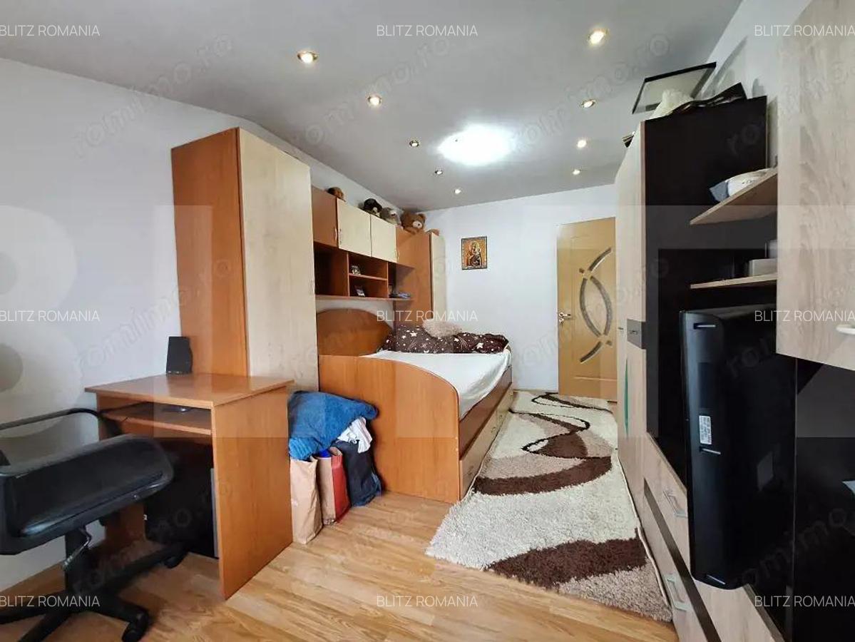 Apartament de vanzare, cu 2 camere decomandat, mobilat, zona Spitalul Judetean - 4