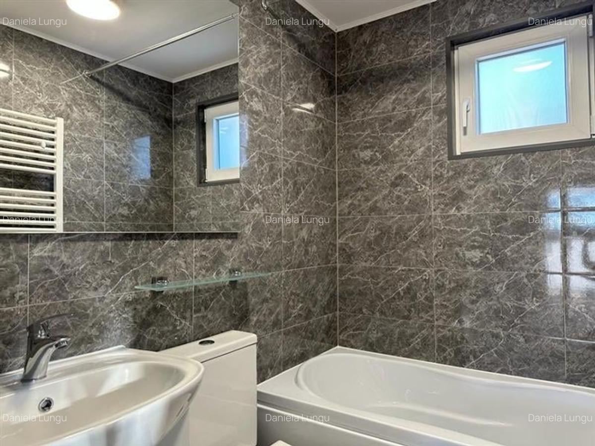 Casa cu 2 camere, curte si gradina verde de 800 mp,terasă acoperită,lo - 5