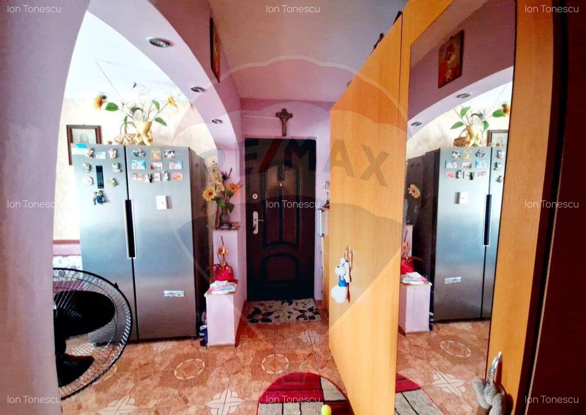 Apartament 2 camere / etaj 2 / Filiasi / zona Biserica Mare - 8