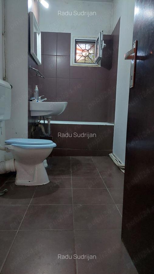 Proprietar vand apartament ultracentral 3 camere - 4