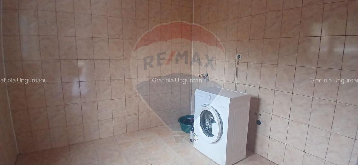 Casa individuala cu 8 camere de vanzare in Targoviste Preot Goglea - 15