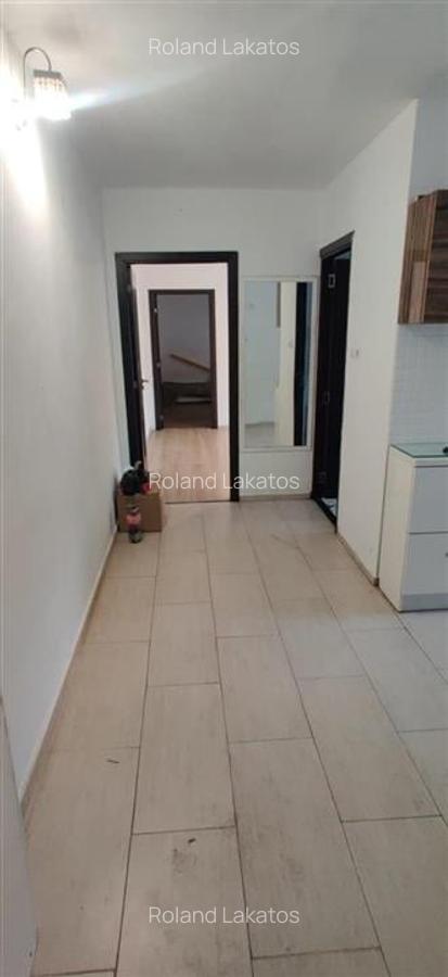 RECO . Apartament cu 3 camere Valenta . - 2