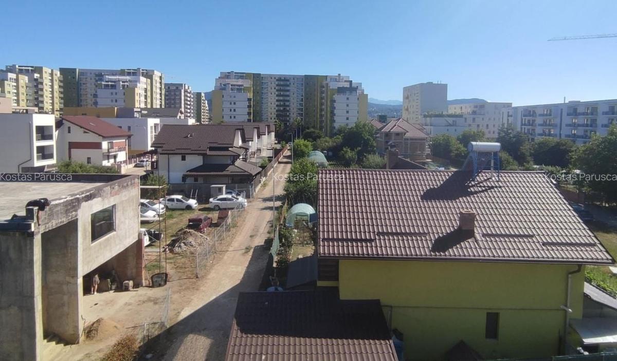 Apartament cu 2 camere decomandat în Tractorul - 5