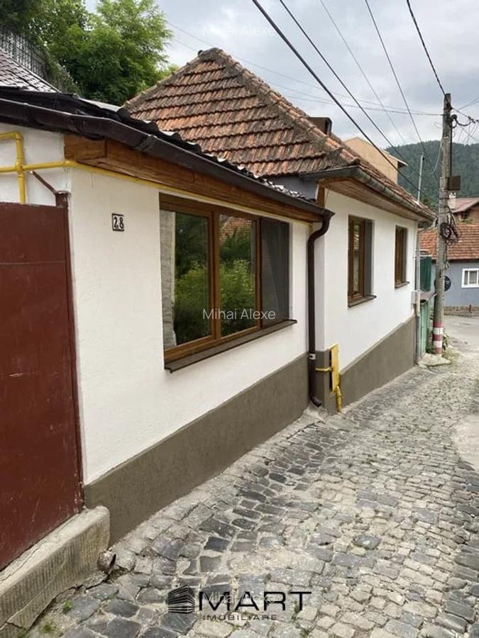 Casa istorica in Șchei, la 5 minute de Piata Sfatului -- cu curte si parcare - 2