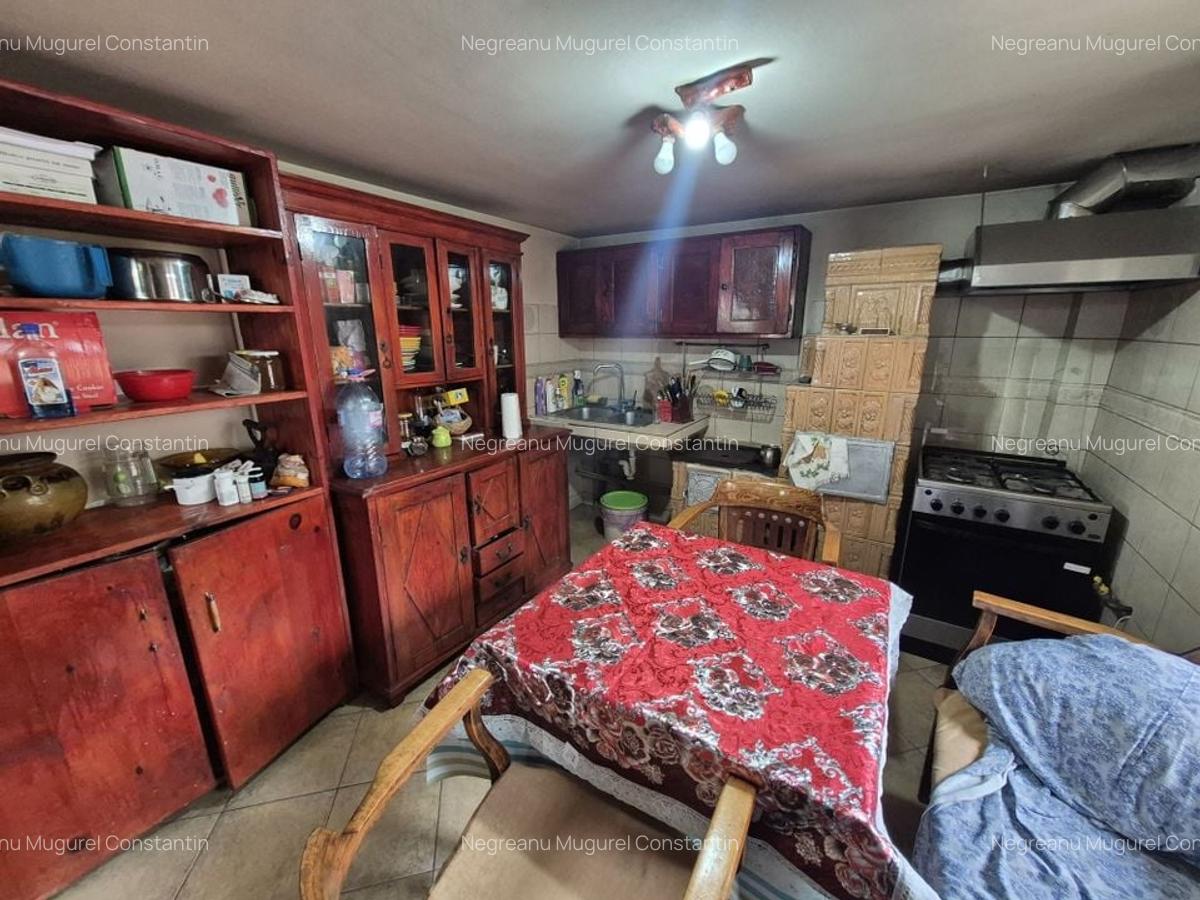 Vila 4 camere + teren 818 mp central Provita de Sus (lângă școală) - 11