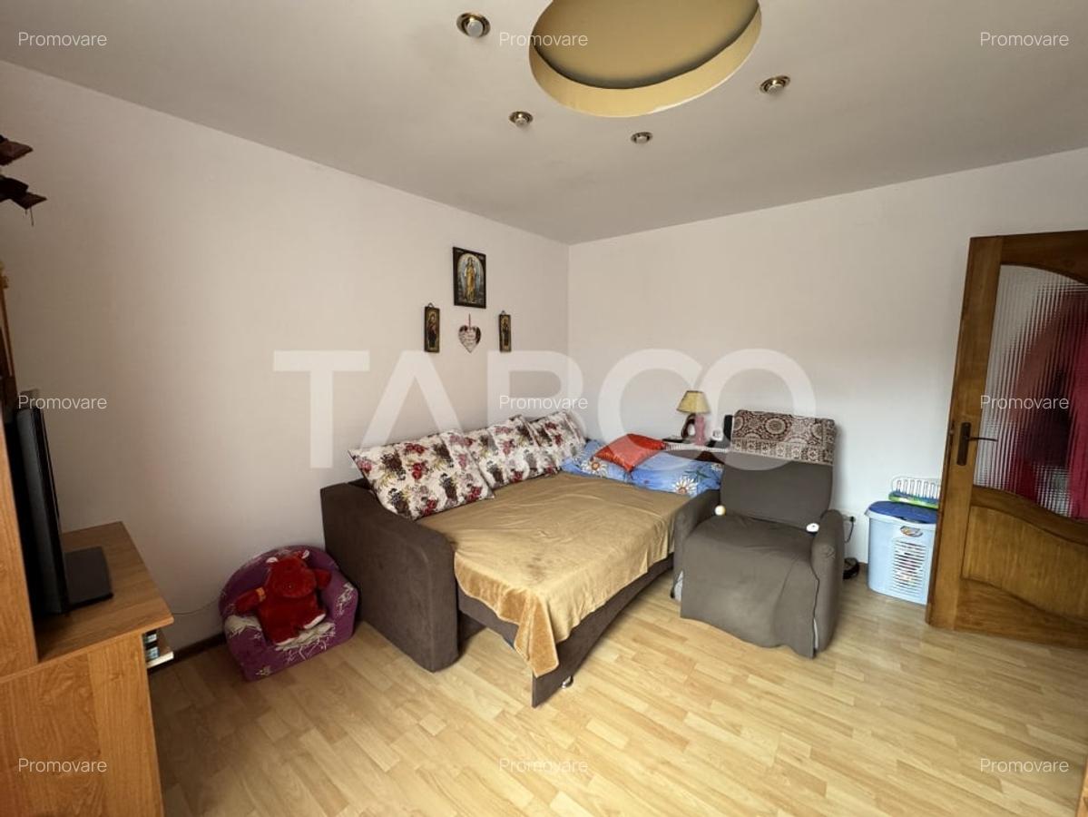 Casa singur in curte cu 4 camere pivnita teren 234 mp Terezian Sibiu - 4