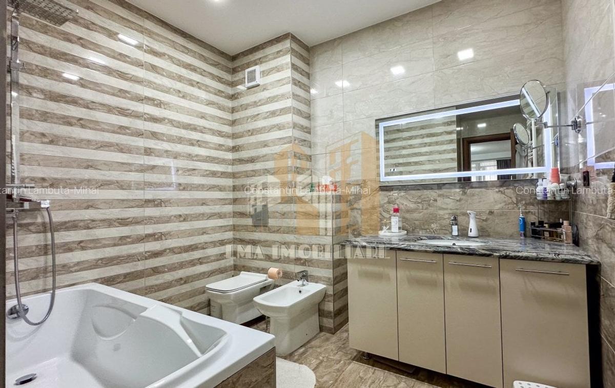 Apartament cu 3 camere decomandat, mobilat în Tractorul - 17