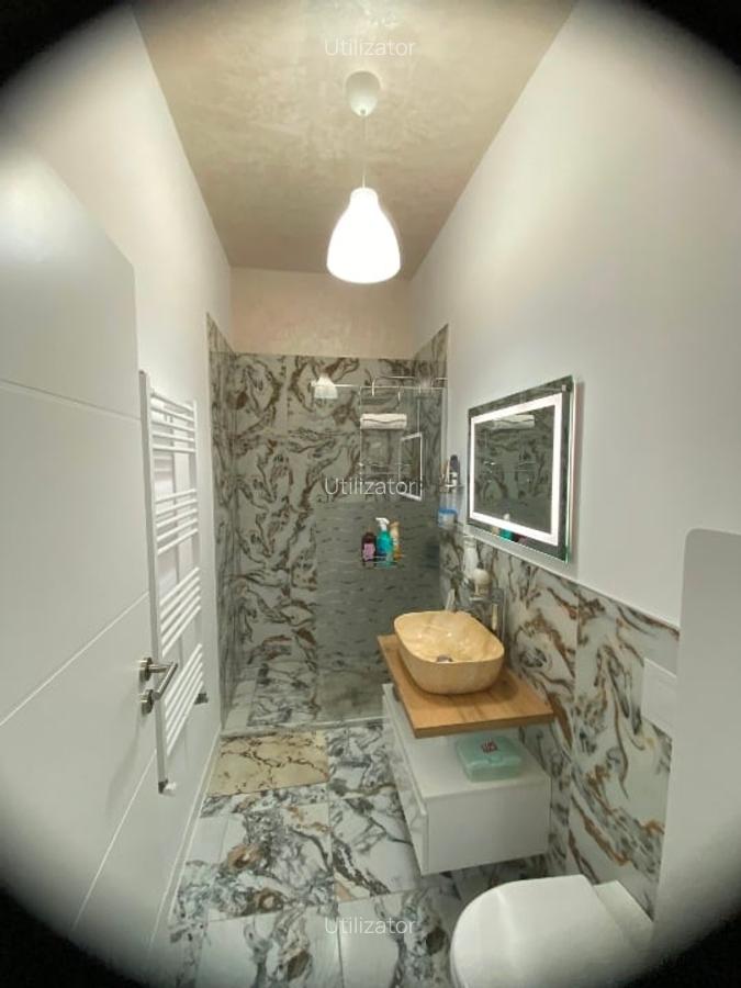 Proprietar închiriez apartament cu 2 camere decomandat etajul 1 - 2