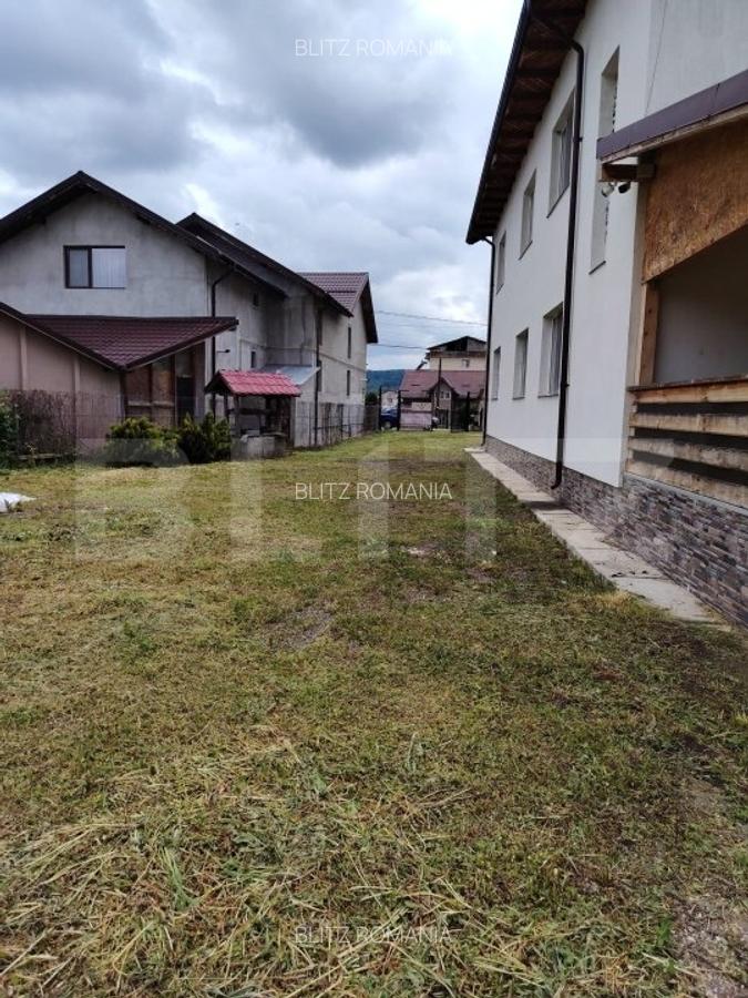 Casa de vanzare, cu 6 camere, 288 mp, zona Voinesti - 15