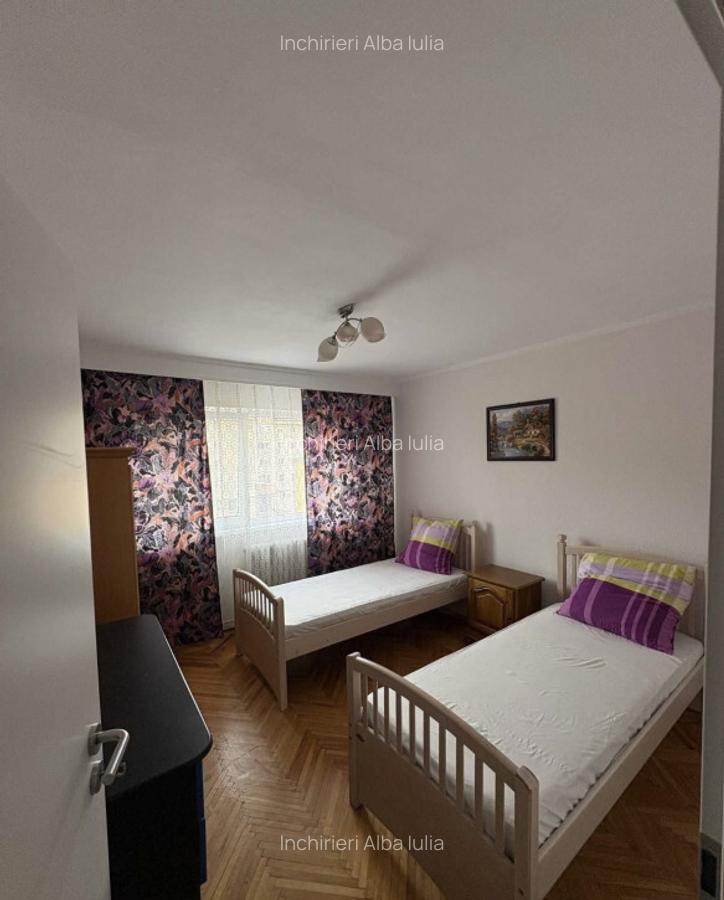 Apartament cu 3 camere, decomandat, Centru - 3