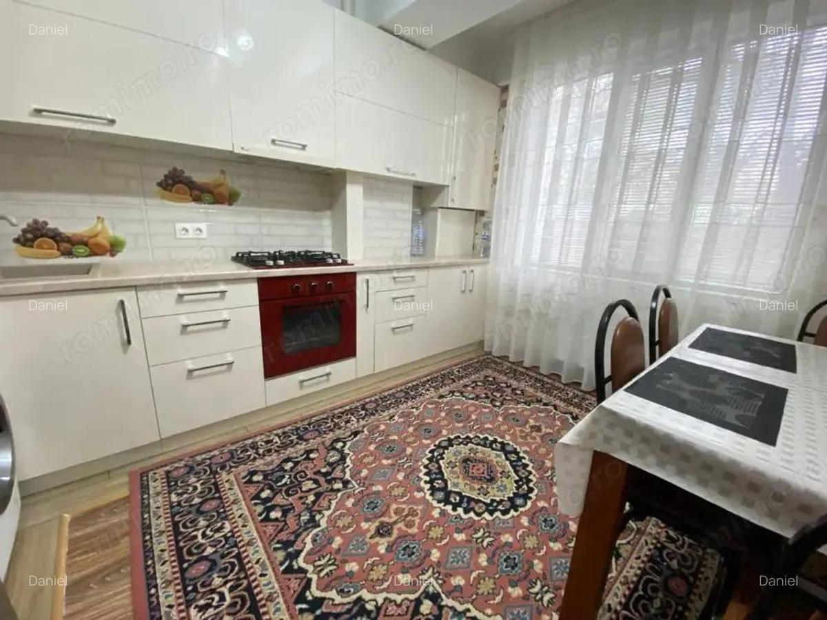 De vanzare 2 camere zona Modern - 1 De vanzare 2 camere zona Modern - 1