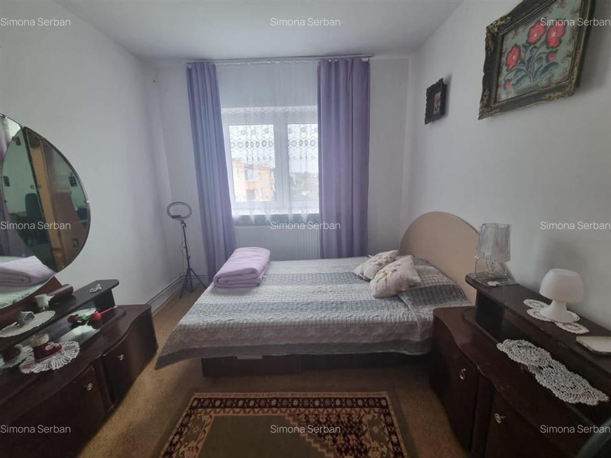Apartament cu 3 camere decomandat, mobilat în Central - 9