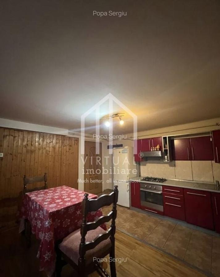 Casa formata din 2 apartamente, 2 garaje,  3 bai - zona Trei Stejari - 19