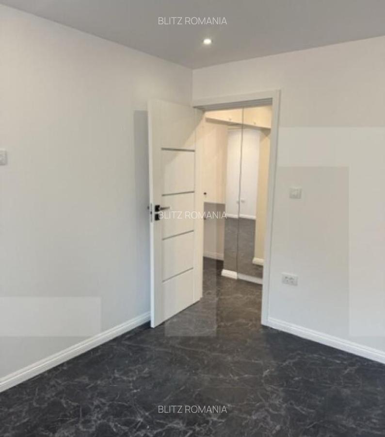 Apartament cu 3 camere, decomandat, 72 mp, zona Pia?a Mare - 14
