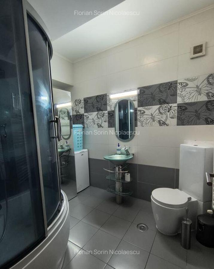 Delta Vacare?ti - Pia?a Sudului - 10 Delta Vacare?ti - Pia?a Sudului - 10