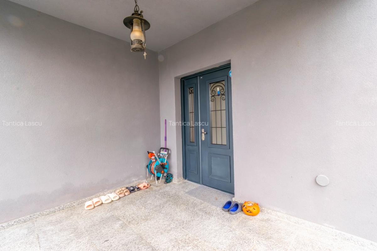 Locuinta construită pentru a fi locuită, nu doar admirată, complet mobilata - 19