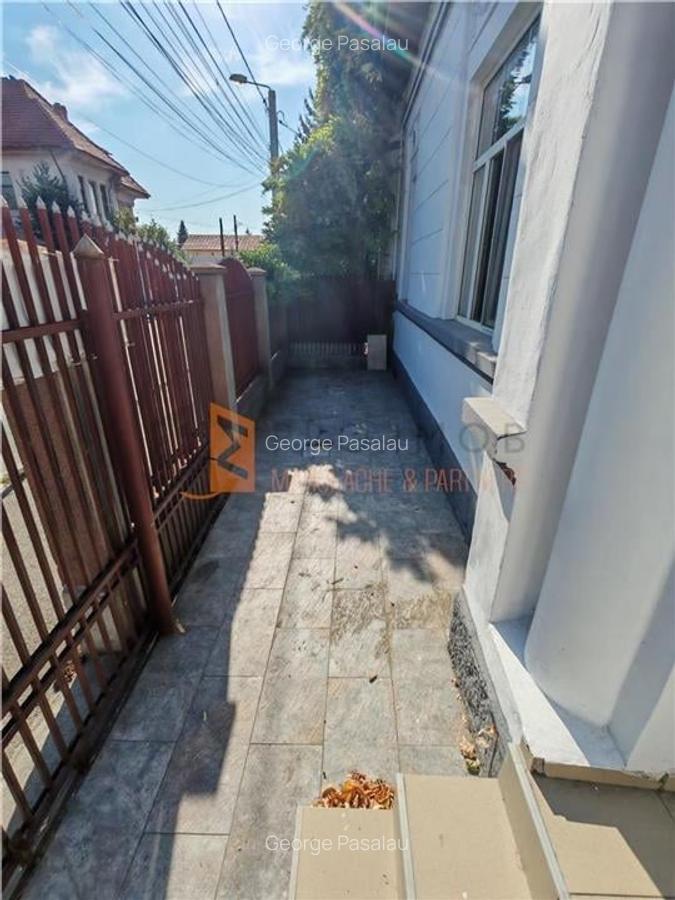 Spatiu comercial si curte privata zona 23 August - 8 Spatiu comercial si curte privata zona 23 August - 8