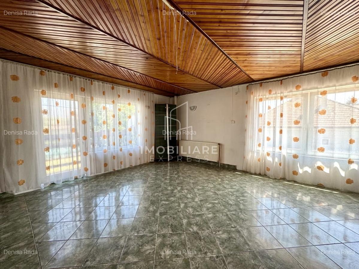 Spatiu comercial -cu terasa  -  Gheorgheni - stradal - 12