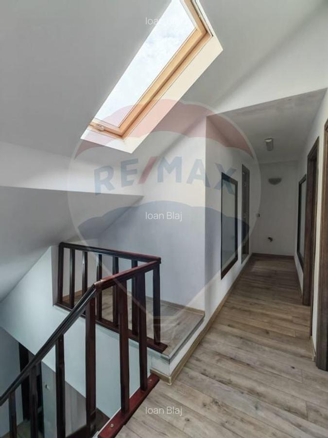 Apartament cu 4 camere de vanzare in zona Bartolomeu - 10