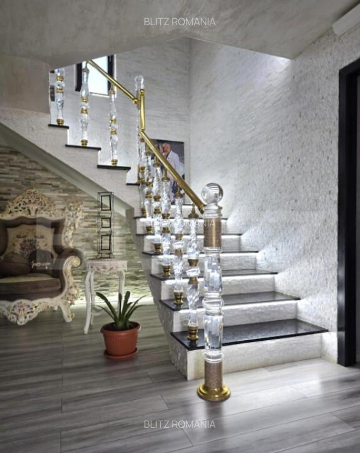 Casa cu 5 camere + garaj , situata in Valea Ursului - 4