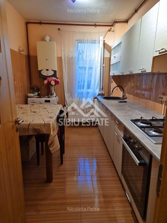 Apartament de vanzare semidecomandat cu 2 camere- Sibiu - 2